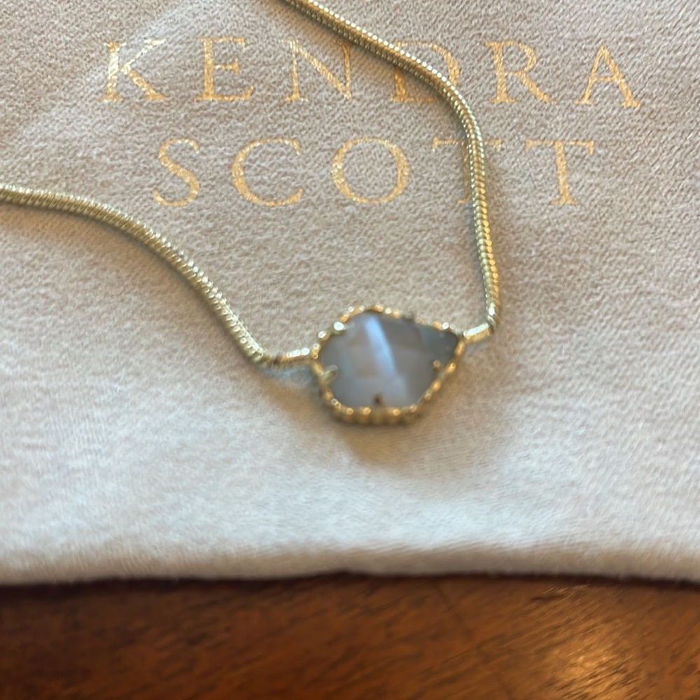 Kendra Scott necklace